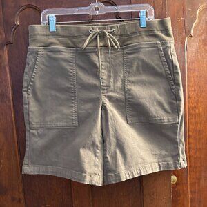 NYDJ shorts - stretchy and midweight fabric, EUC